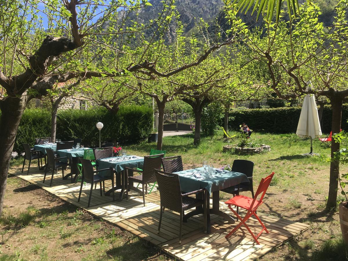 La Mirabelle-casteil Country House Affittacamere Esterno foto