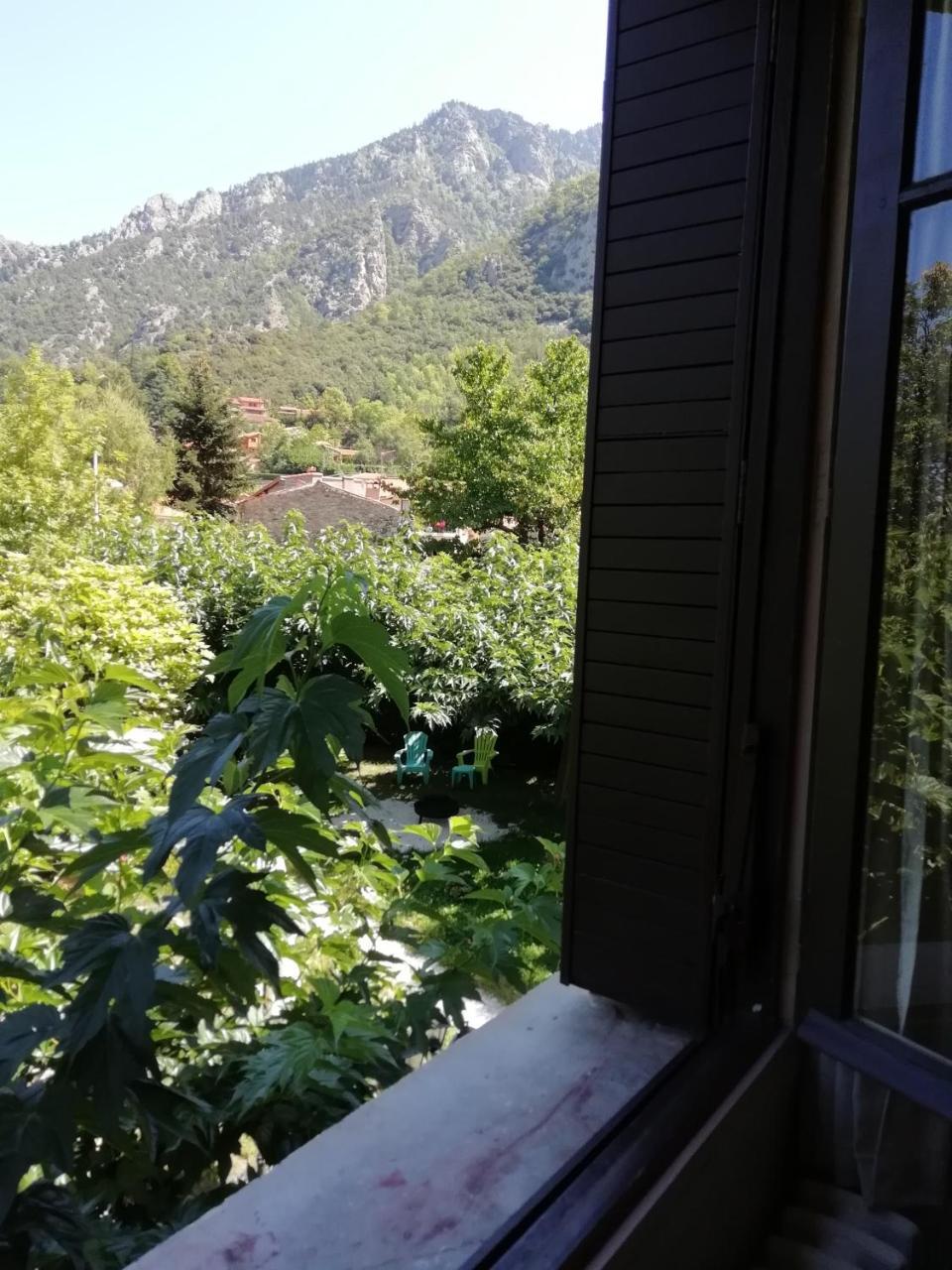 La Mirabelle-casteil Country House Affittacamere Esterno foto